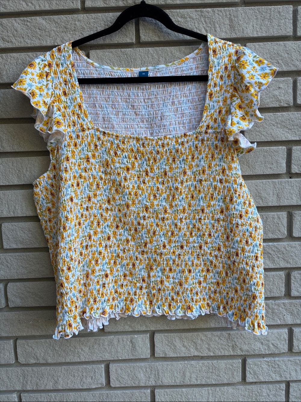 Old Navy White and Yellow Daisy Print Smocked Floral Crop Top 3X